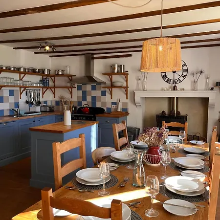 Vakantiehuis De Nanteuil, 10-13 Personnes, Piscine