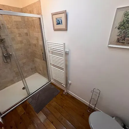 De Nanteuil, 10-13 Personnes, Piscine Holiday home