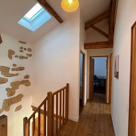 De Nanteuil, 10-13 Personnes, Piscine Holiday home *