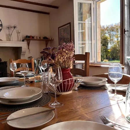 Vakantiehuis De Nanteuil, 10-13 Personnes, Piscine