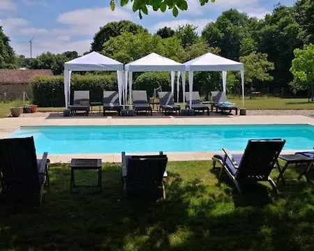 Prázdninový dům De Nanteuil, 10-13 Personnes, Piscine *