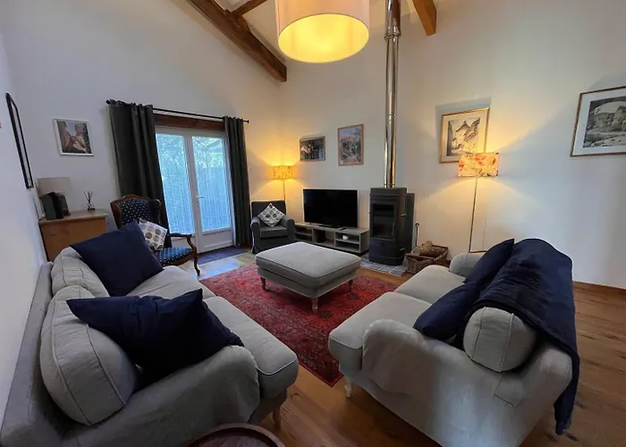 De Nanteuil, 10-13 Personnes, Piscine Holiday home Nanteuil-en-Vallee