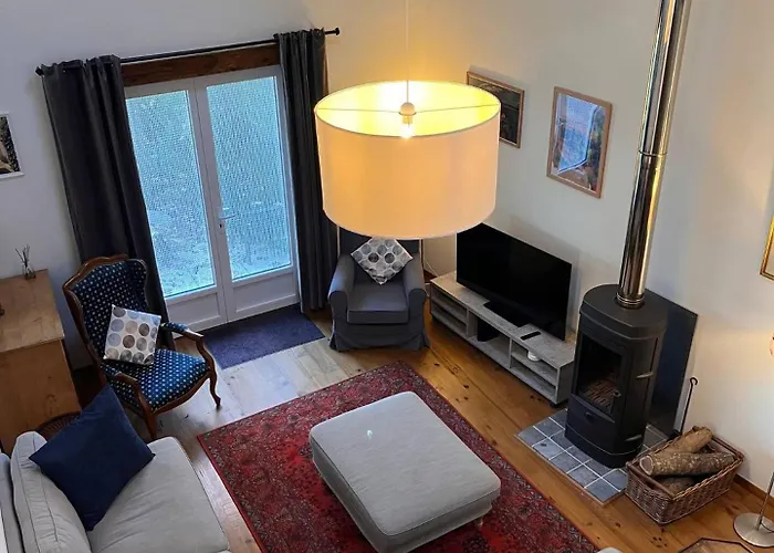 De Nanteuil, 10-13 Personnes, Piscine Holiday home