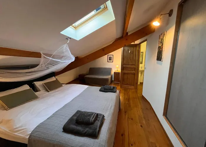 Holiday home De Nanteuil, 10-13 Personnes, Piscine Nanteuil-en-Vallee