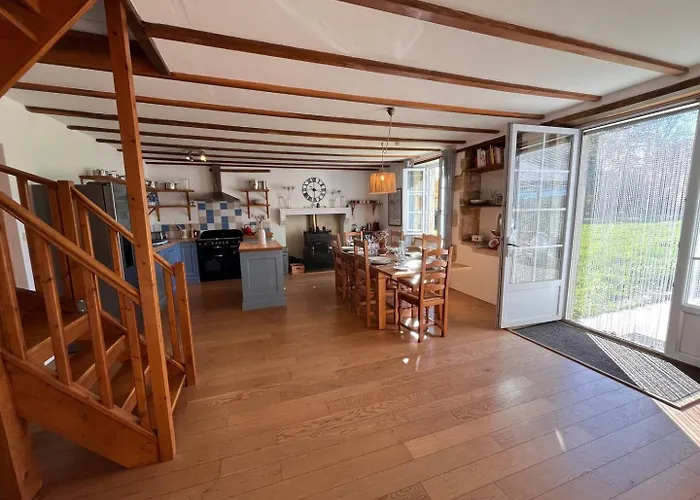 De Nanteuil, 10-13 Personnes, Piscine